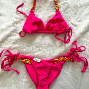 Beach bunny bikini